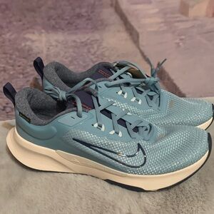 Nike Men’s Blue and White Sneakers